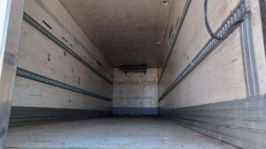 truck CF75IV-FAN 75.360 U 6x2 Space Cab CV457XY 83321